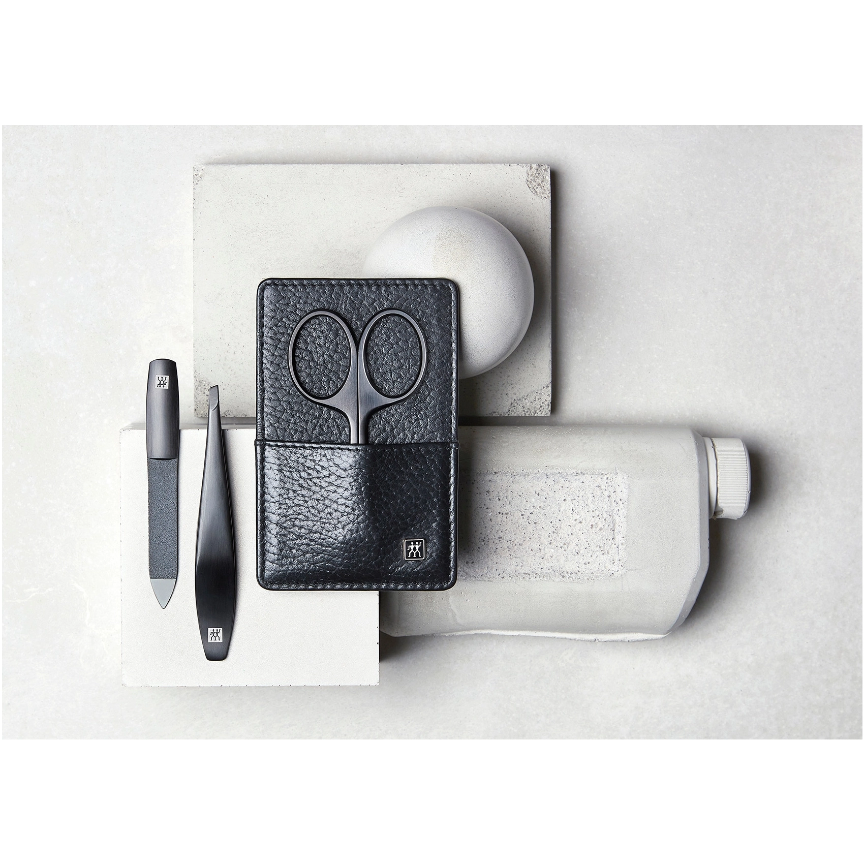 Manikir Black set 3 dijela, kožna futrola Black